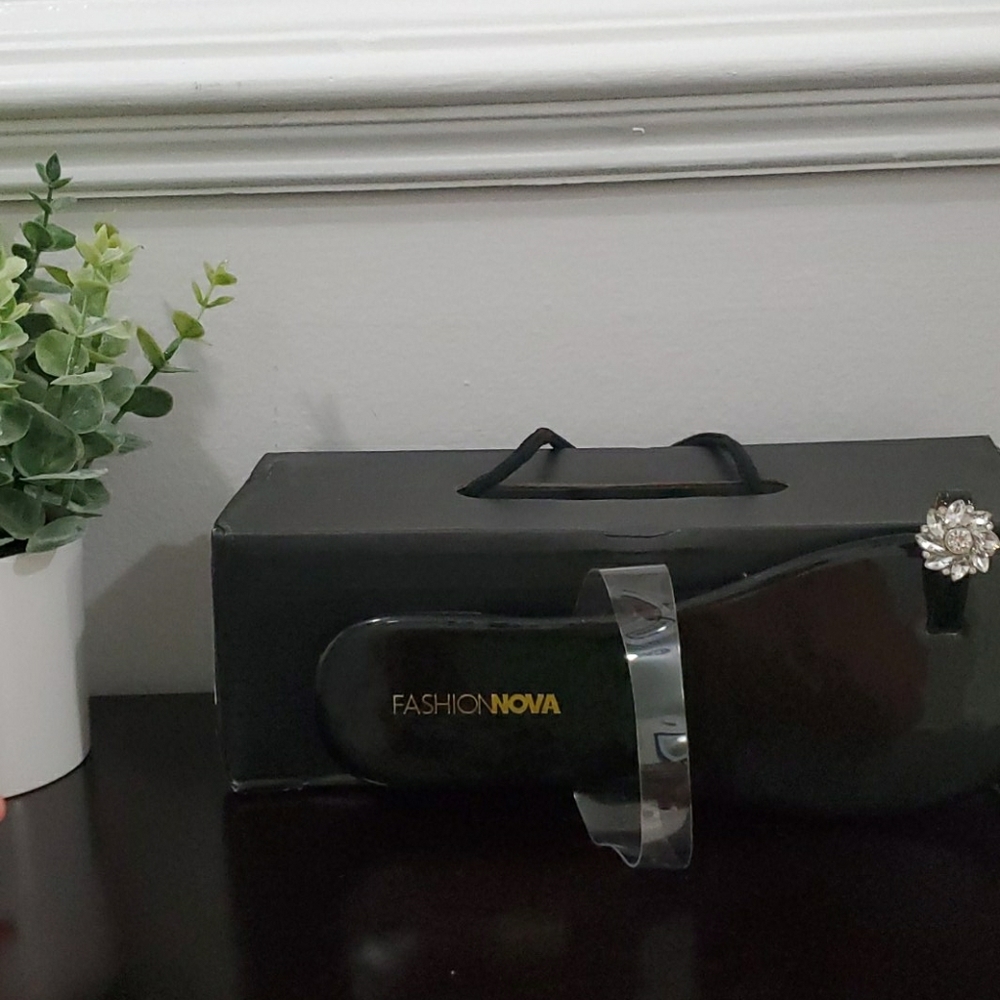 FashionNova Flat Sandals